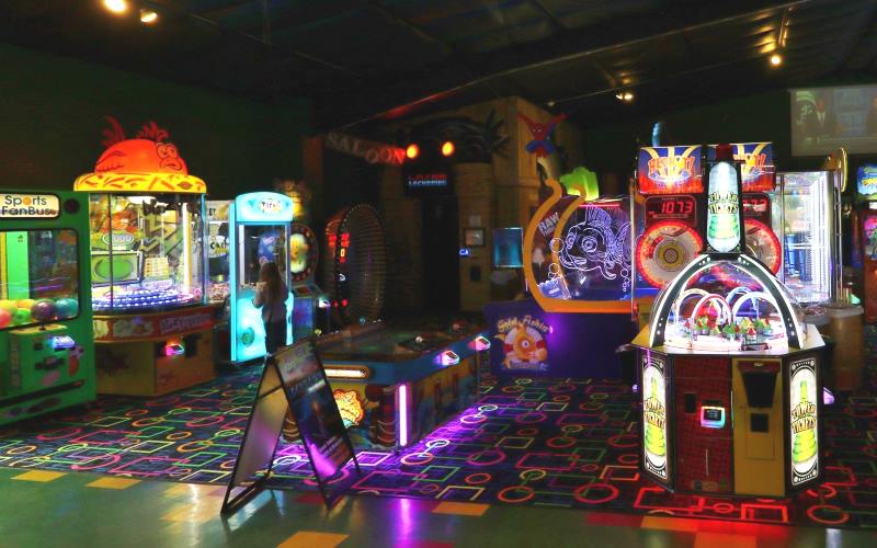 Colorado Canyon Arcade Birthday Party Places in Jefferson County Texas