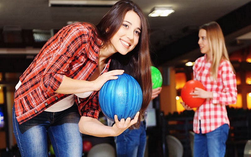 Stars and Strikes teen bowling parties in Georgia
