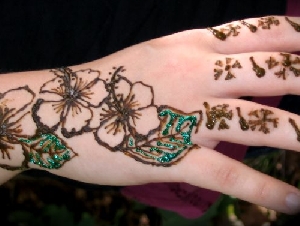 skilled henna tattoo artists available for kids parties in skilled henna tattoo artists available for kids parties in