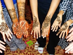 India Westbrooks henna hand tattoo